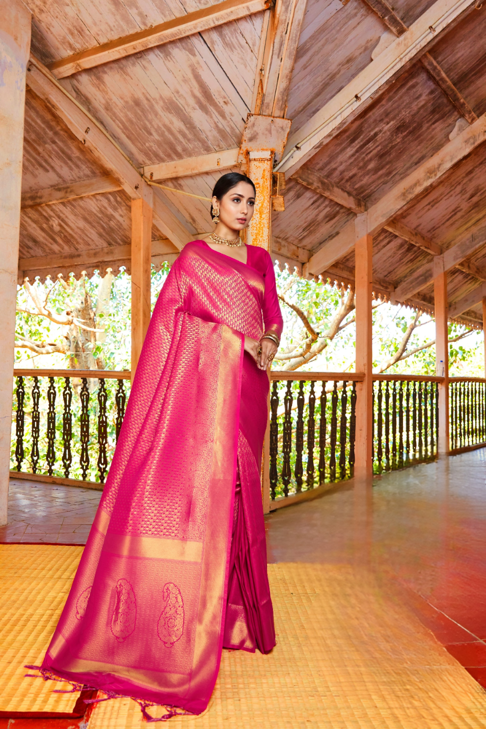 Kanjeevaram Handloom Silk Saree with Rich Traditional Weaving