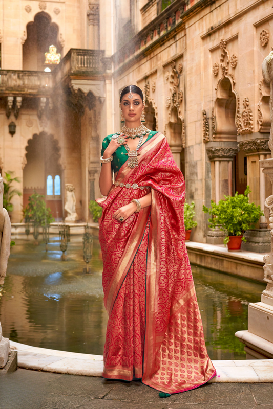 Royal Banarasi Silk Saree with Timeless Jacquard Weaves