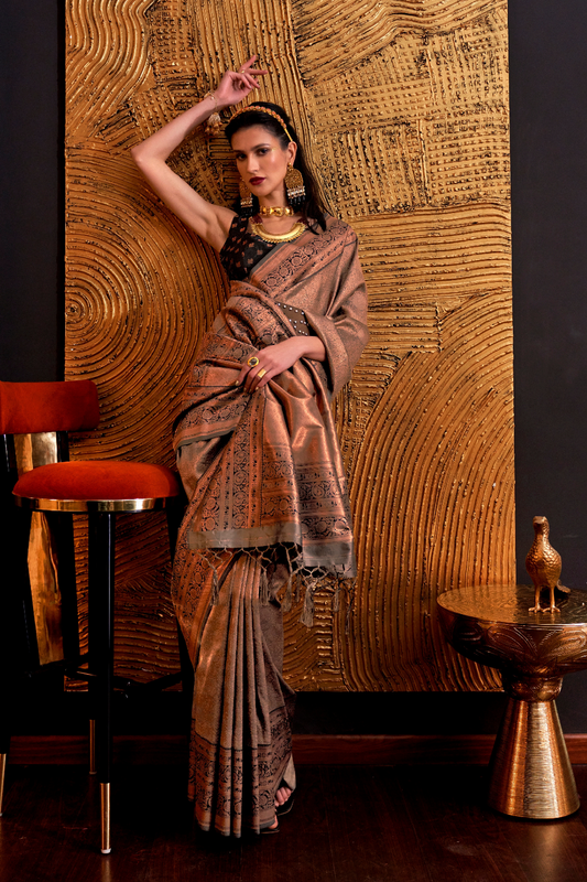 Elegant Handloom Woven Silk Saree with Classic Craftsmanship