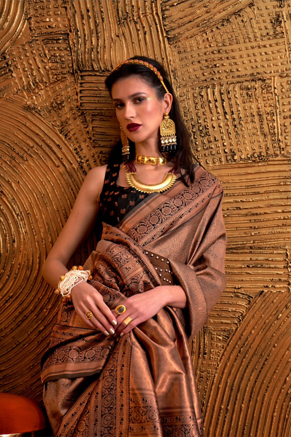 Elegant Handloom Woven Silk Saree with Classic Craftsmanship