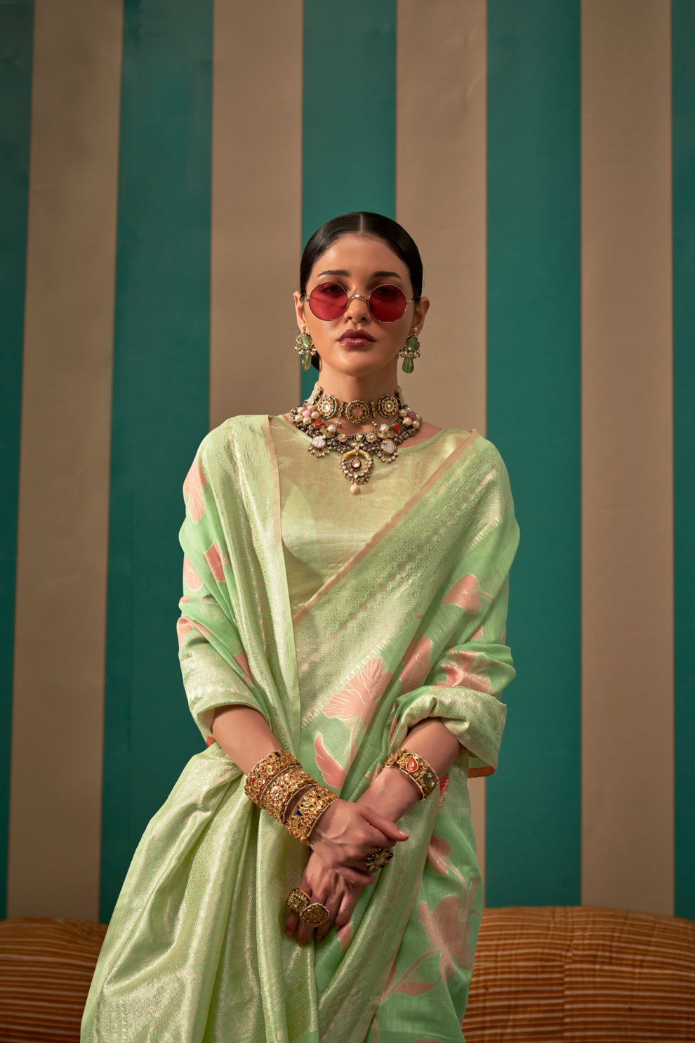 Elegant Handwoven Linen Saree with Subtle Weaving