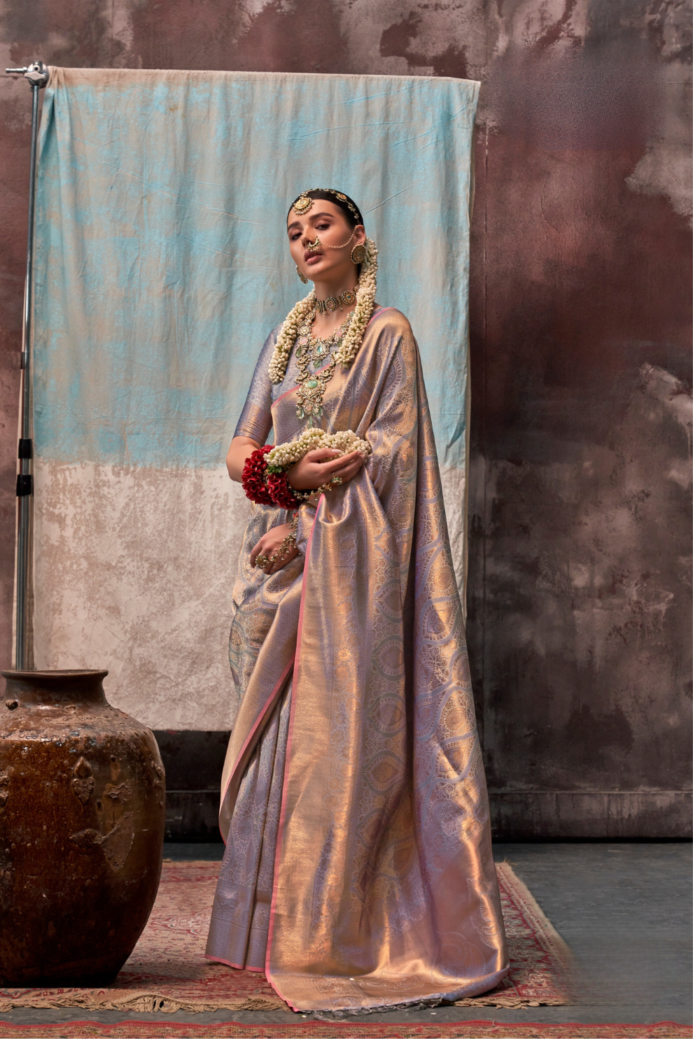 Elegant Handwoven Pure Silk Saree with Zari Design