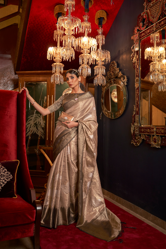Traditional Handloom Saree with Elegant Weaving Patterns