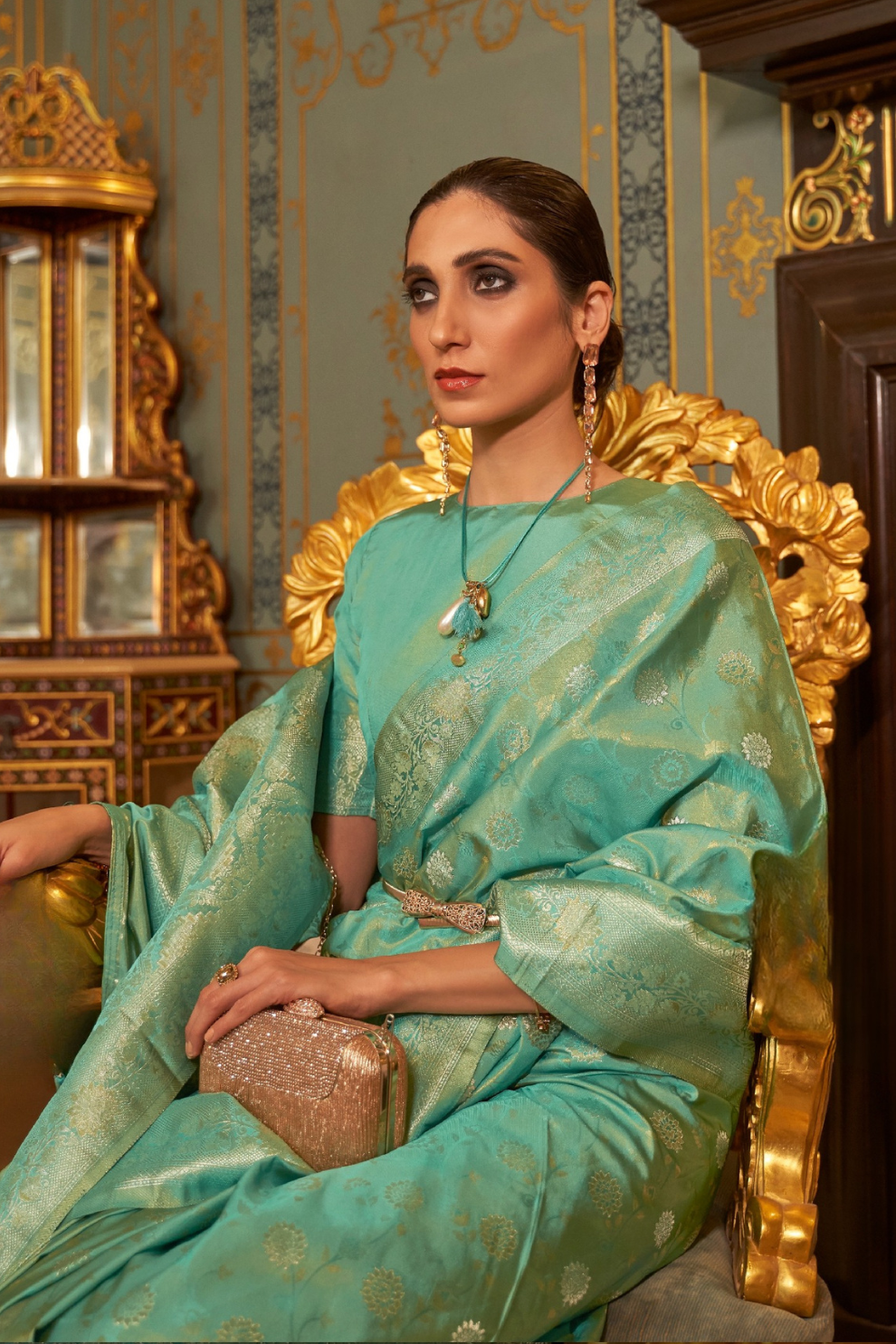 Timeless Handloom Weaving Silk Saree with Traditional Craftsmanship