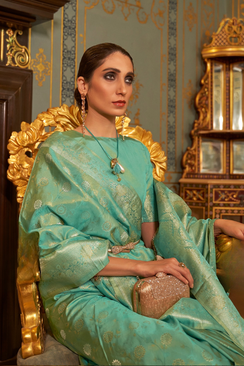 Timeless Handloom Weaving Silk Saree with Traditional Craftsmanship