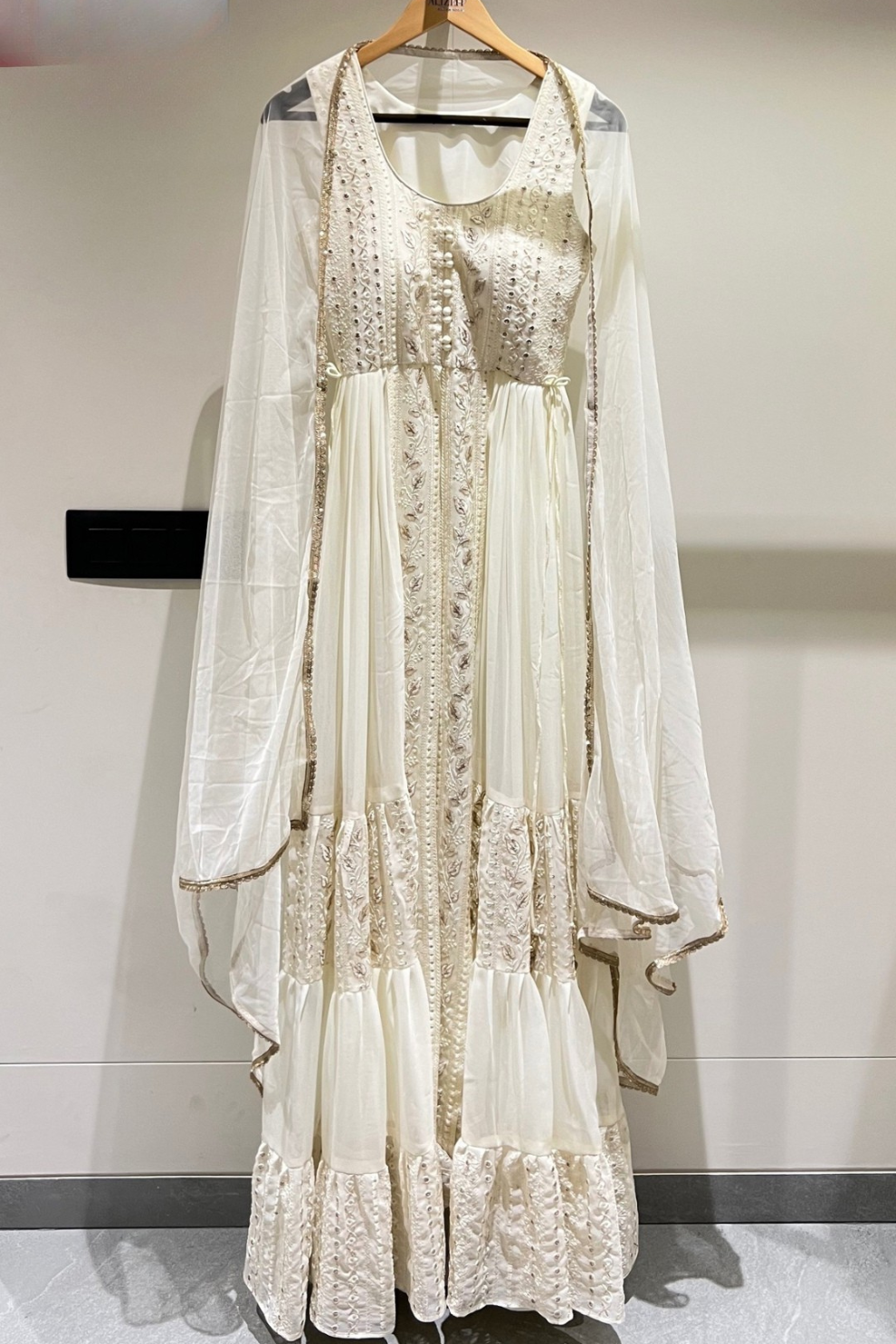 Elegant White Georgette Readymade Salwar Suit