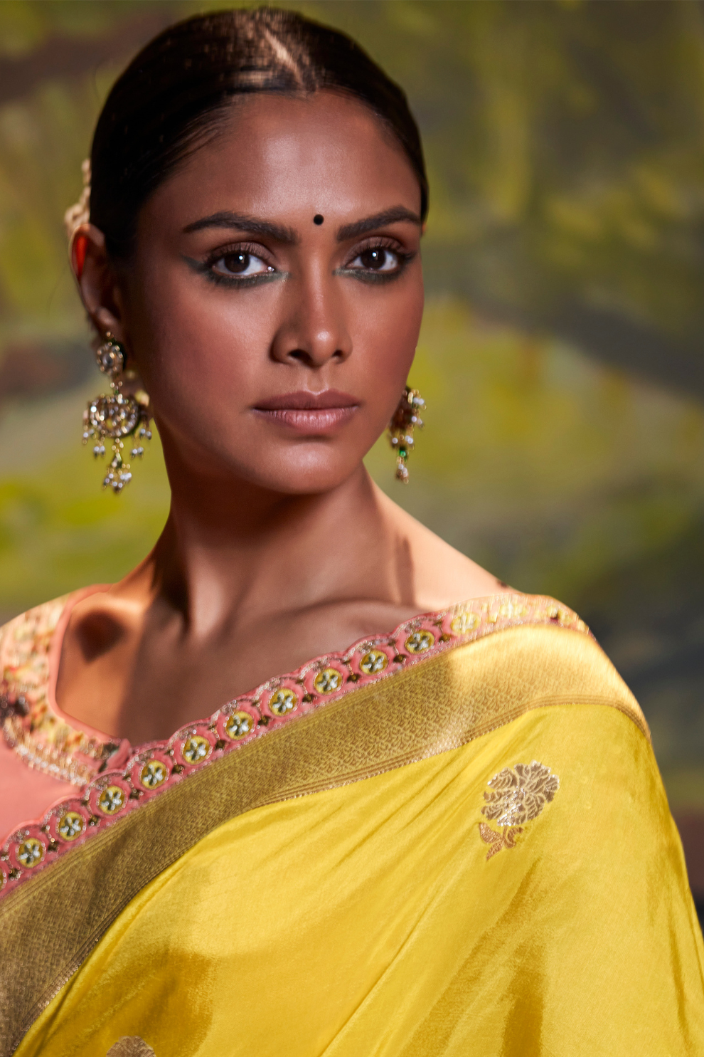 Royal Radiance Exquisite Pure Dola Silk Saree for Timeless Elegance