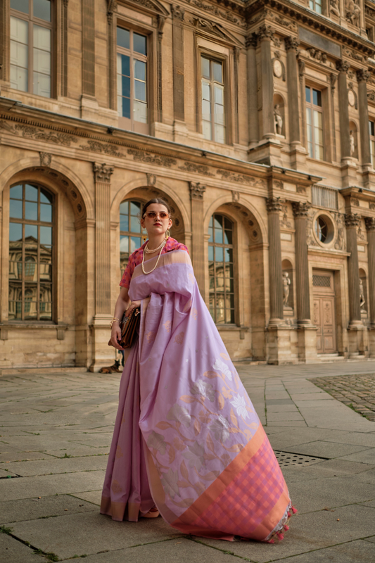 Soft Silk Saree with Elegant Handloom Weaving Design