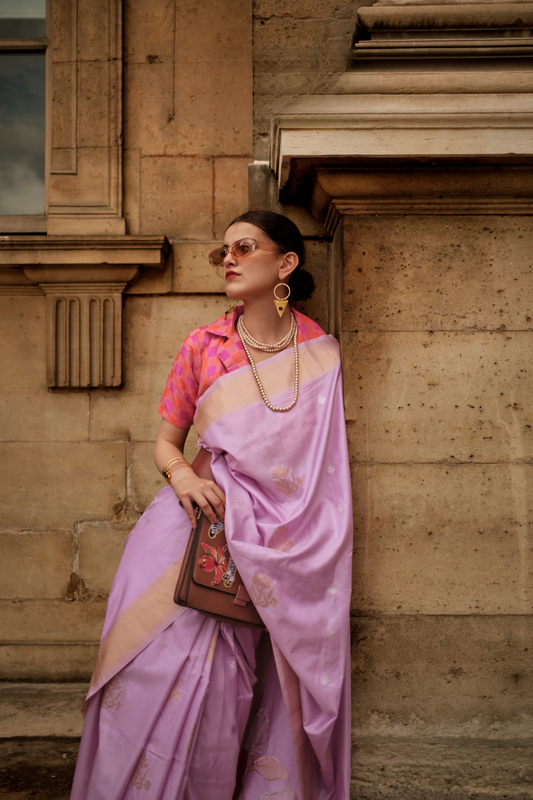 Soft Silk Saree with Elegant Handloom Weaving Design