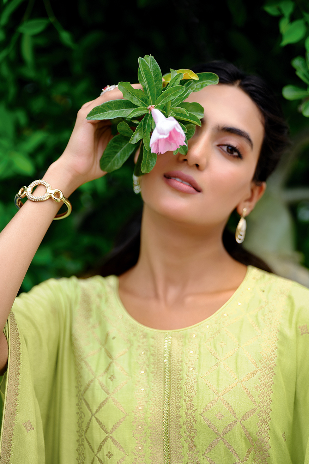 Elegant Viscose Woven Kaftan with Handwork Detailing