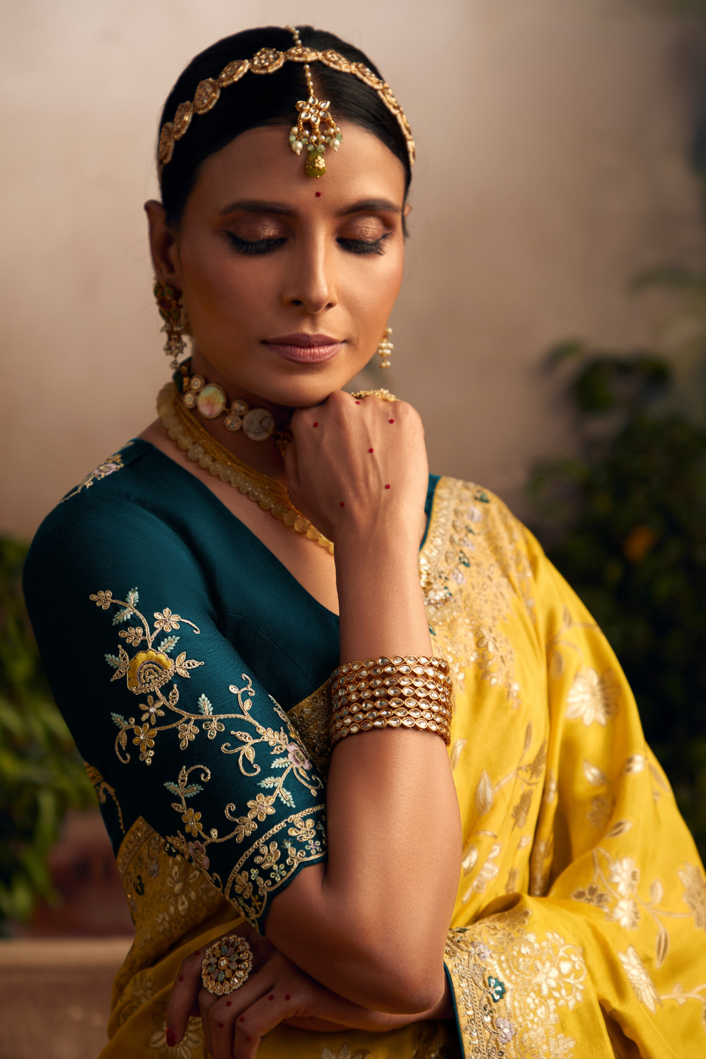 Draped in Elegance Gorgeous Viscose Dolla Silk Saree