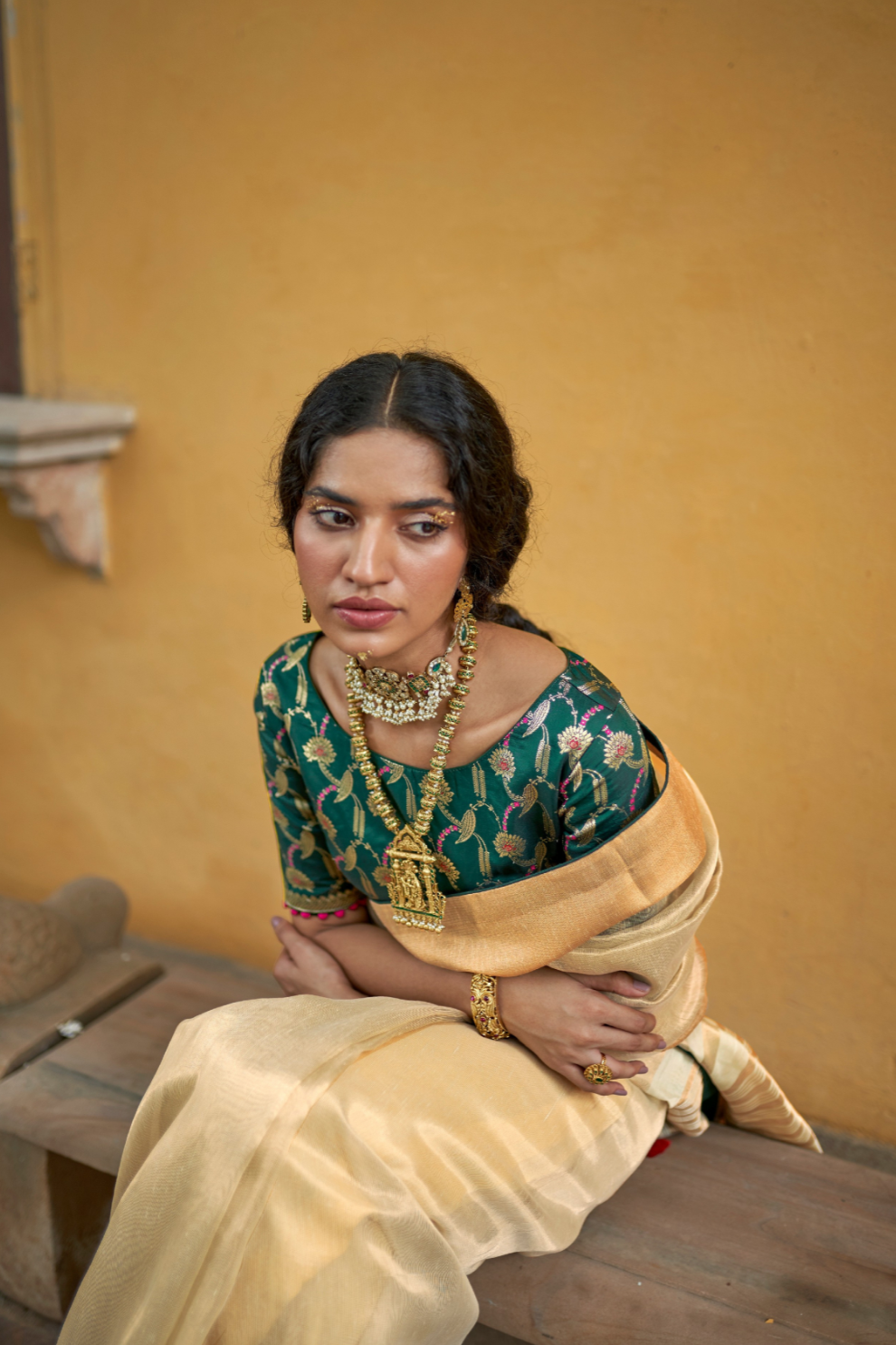 Yellow Soft Tissue Organza Saree with Delicate Border Detailing and Elegant Piping