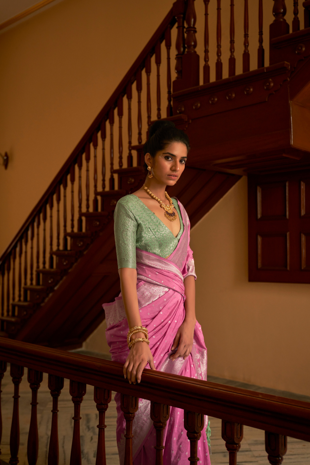 Nylon Crepe Saree with Zari Weaving for Festive Occasions