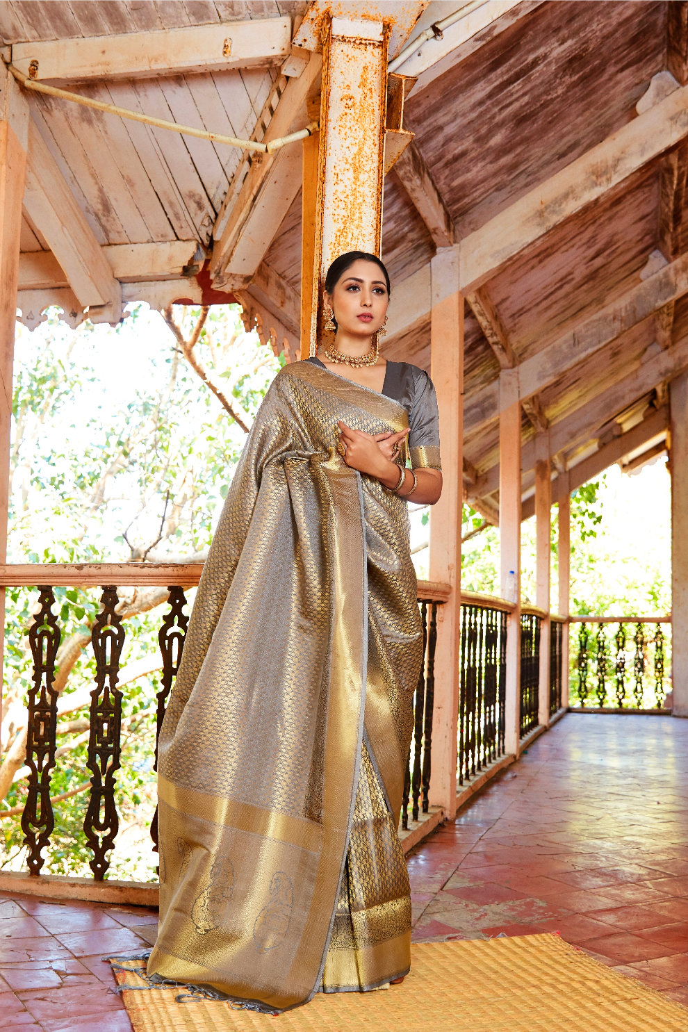 Kanjeevaram Handloom Silk Saree with Rich Traditional Weaving