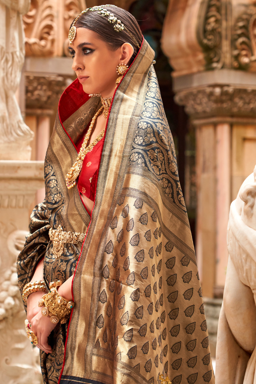 Royal Banarasi Silk Saree with Timeless Jacquard Weaves