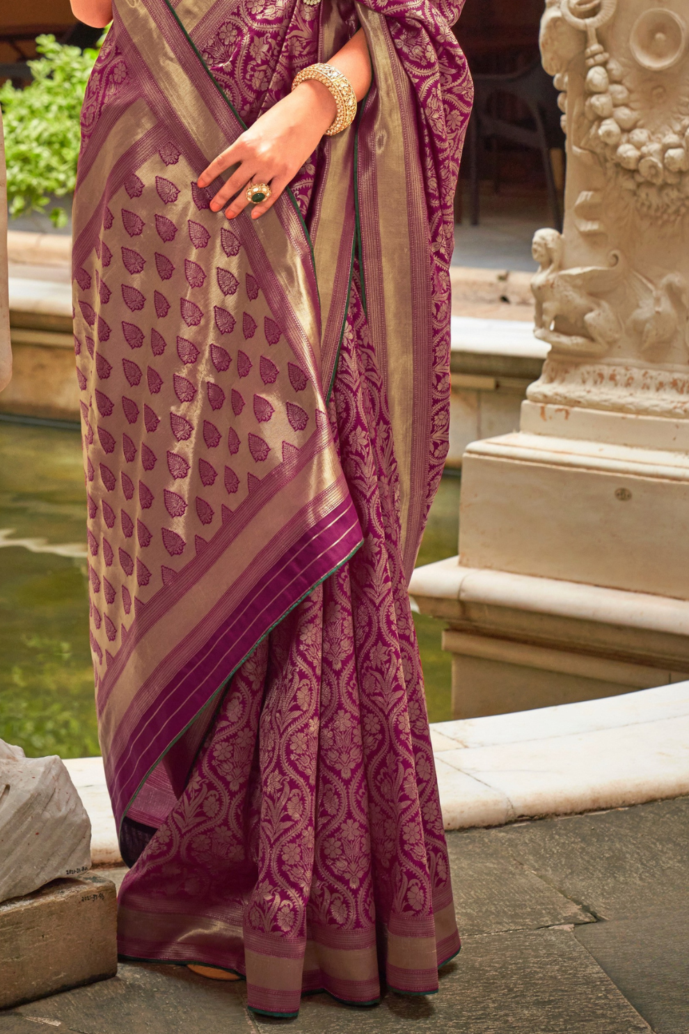 Royal Banarasi Silk Saree with Timeless Jacquard Weaves
