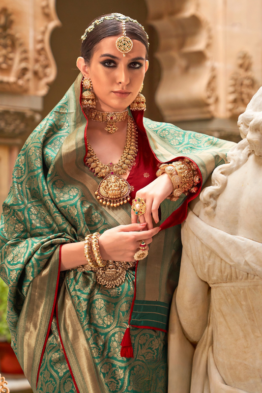 Royal Banarasi Silk Saree with Timeless Jacquard Weaves