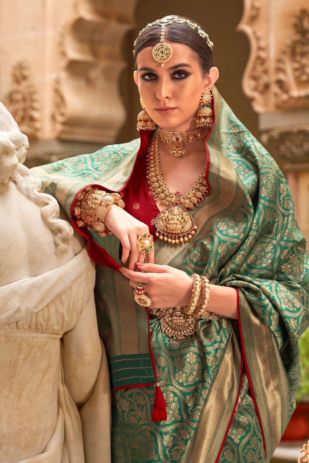 Royal Banarasi Silk Saree with Timeless Jacquard Weaves