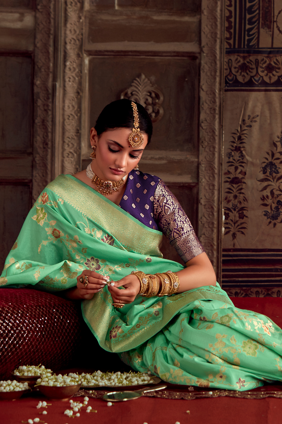 Banarasi Crepe Silk Saree with Zari Weaving Work