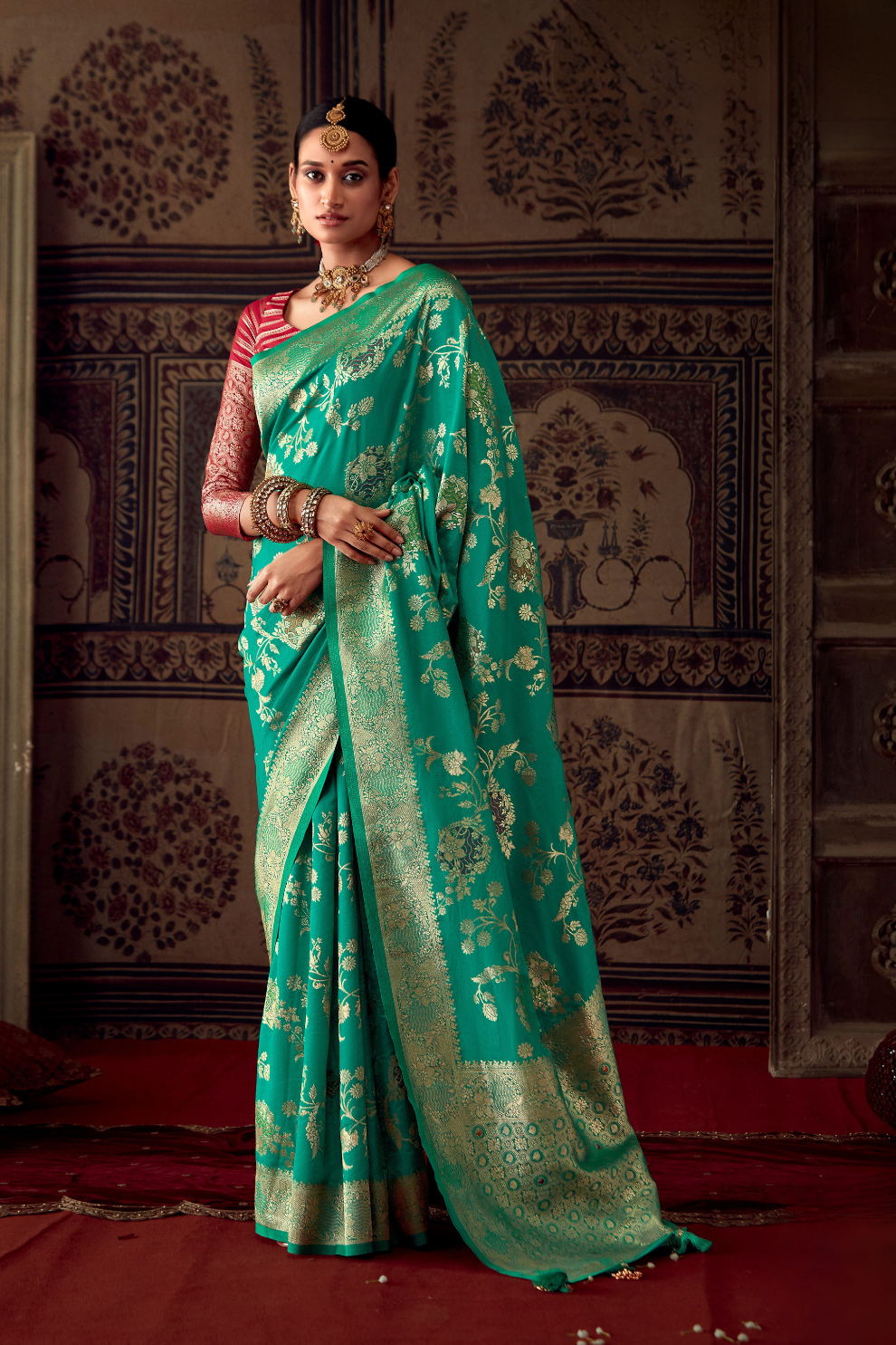 Banarasi Crepe Silk Saree with Zari Weaving Work