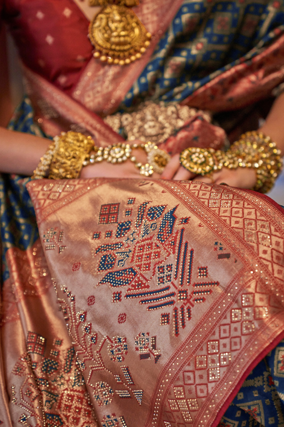 Elegant Banarasi Silk Saree with Striking Contrast Border