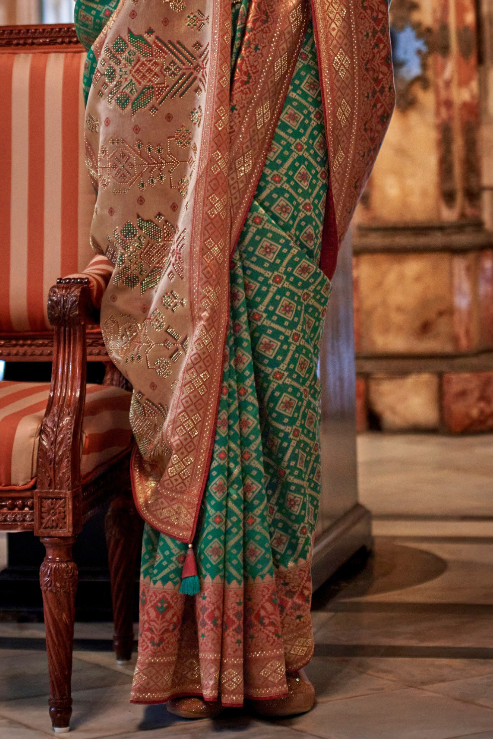 Elegant Banarasi Silk Saree with Striking Contrast Border
