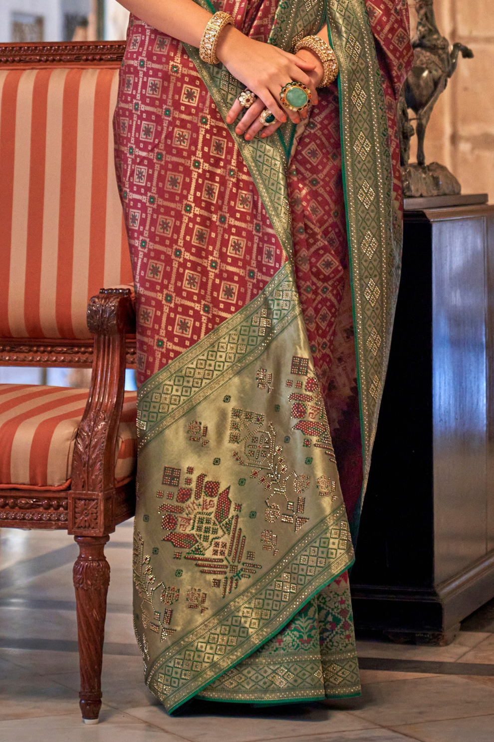 Elegant Banarasi Silk Saree with Striking Contrast Border