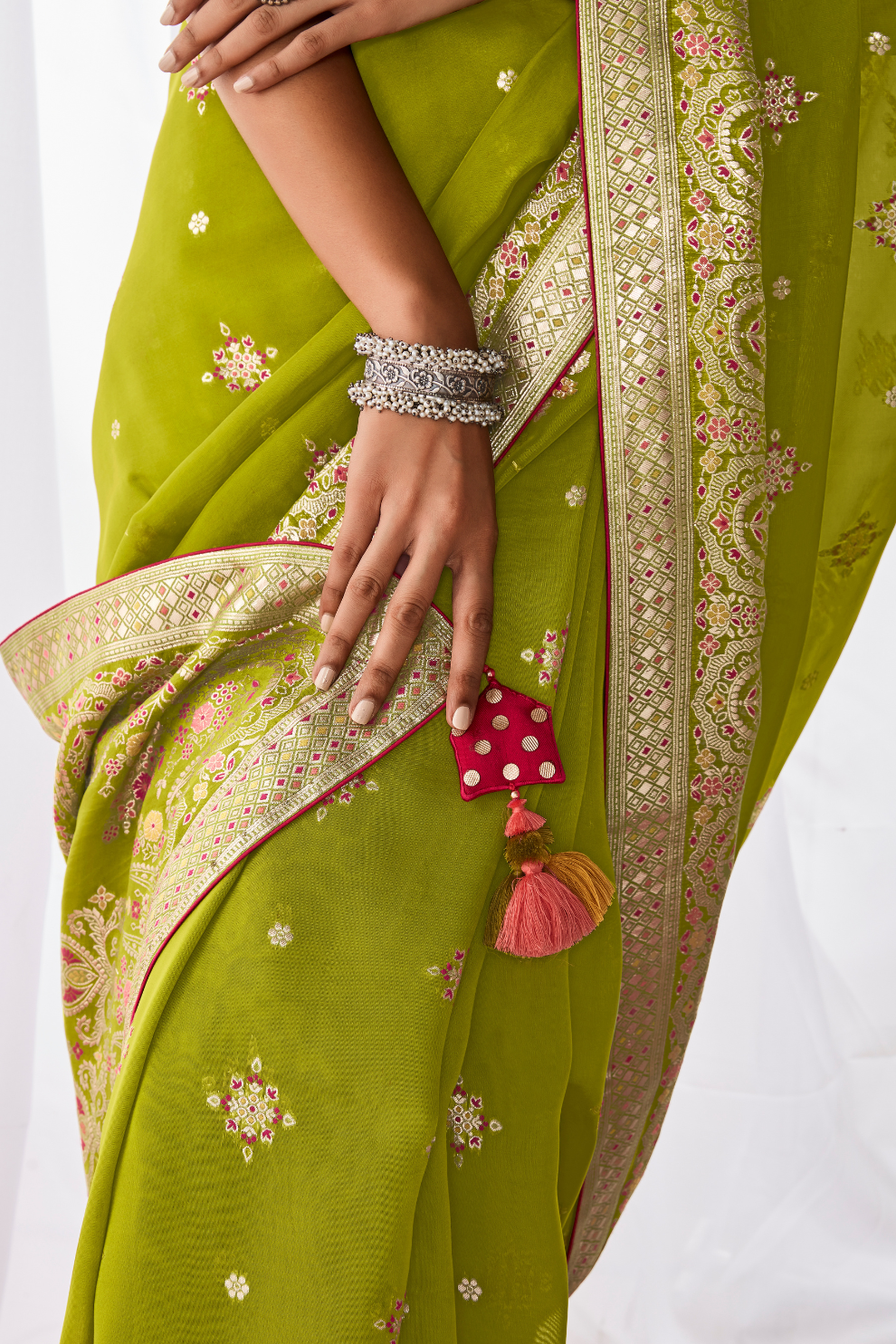 Pure Viscose Dola Silk Saree with Subtle Elegant Finish