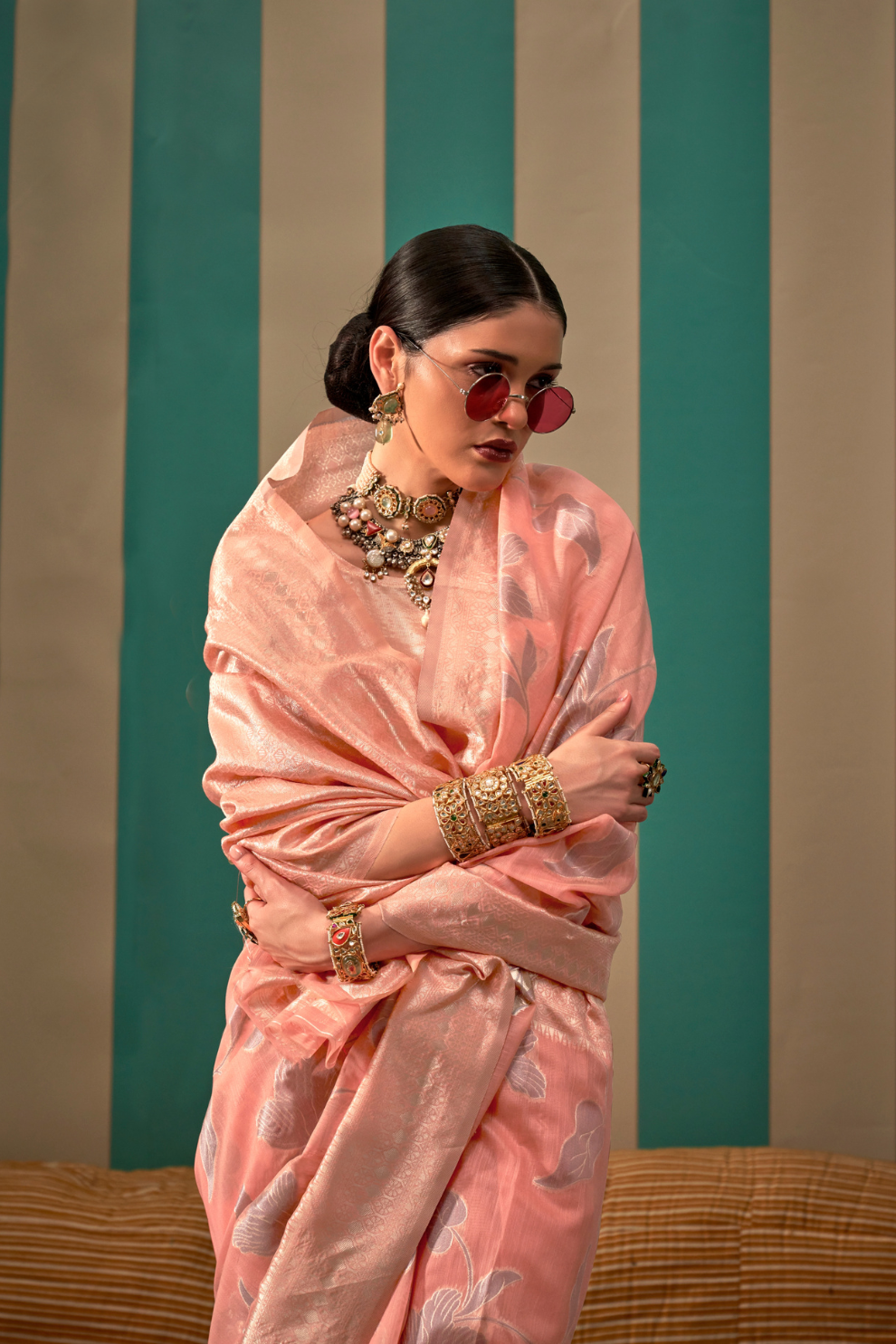 Elegant Handwoven Linen Saree with Subtle Weaving