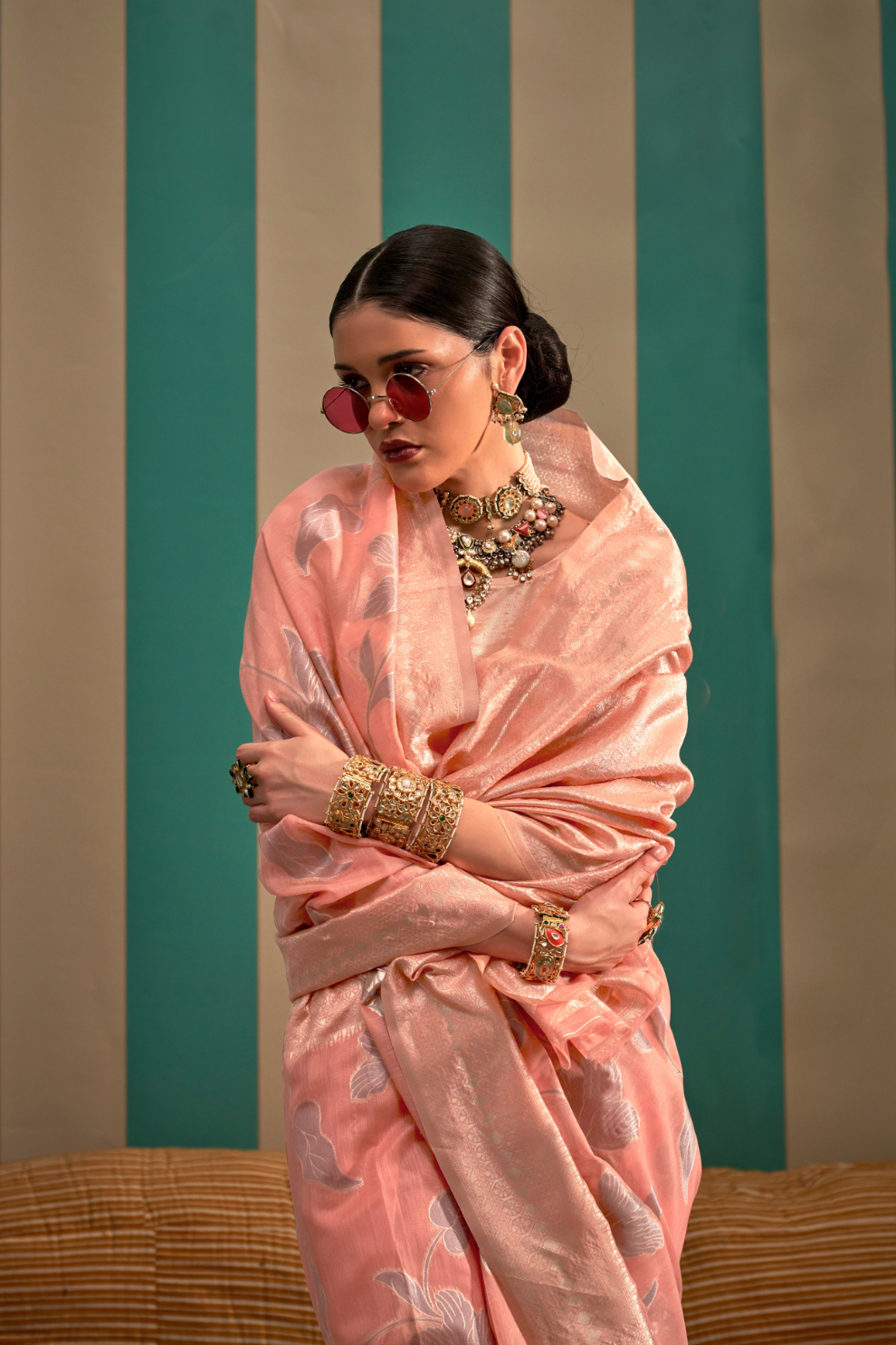 Elegant Handwoven Linen Saree with Subtle Weaving