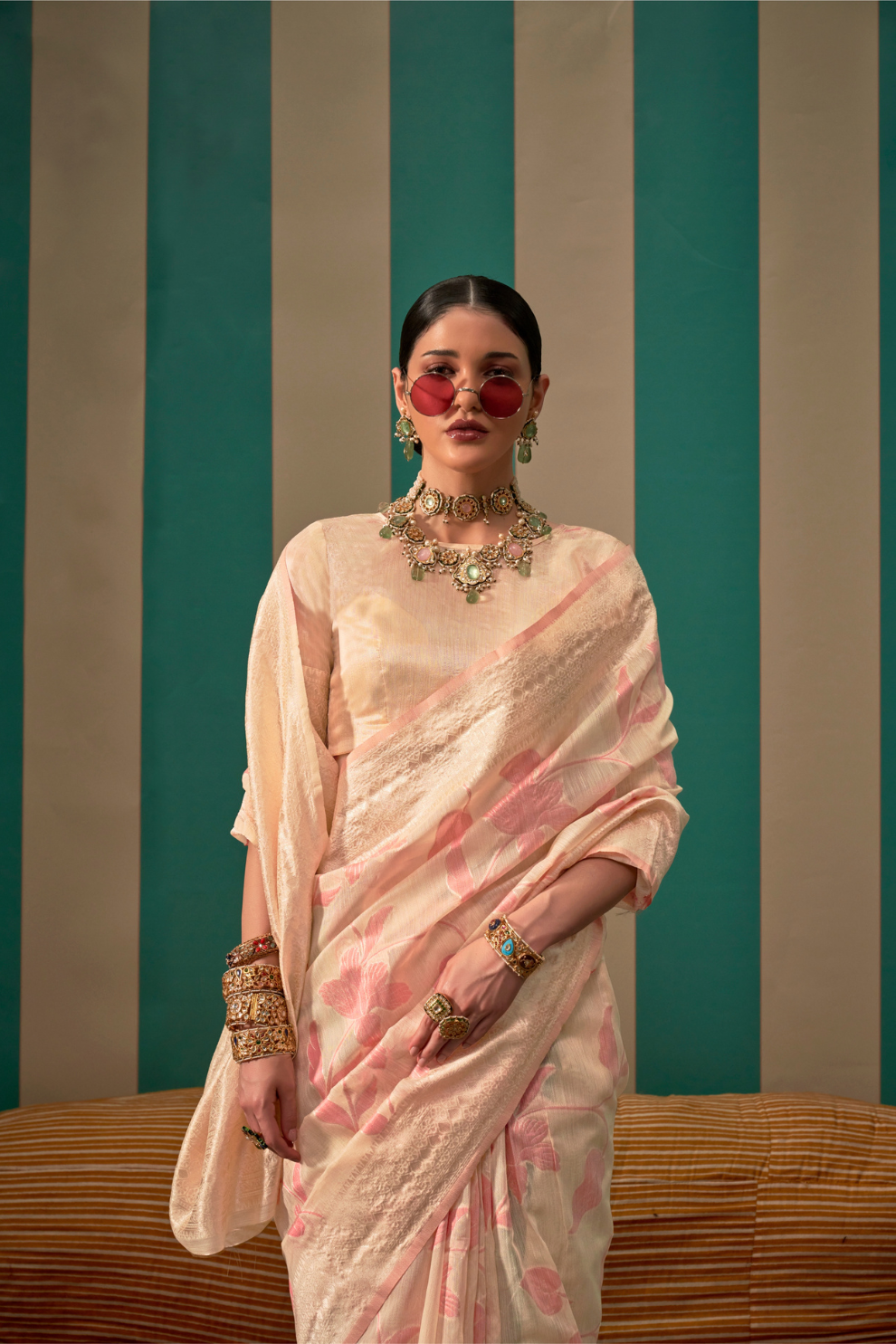 Elegant Handwoven Linen Saree with Subtle Weaving