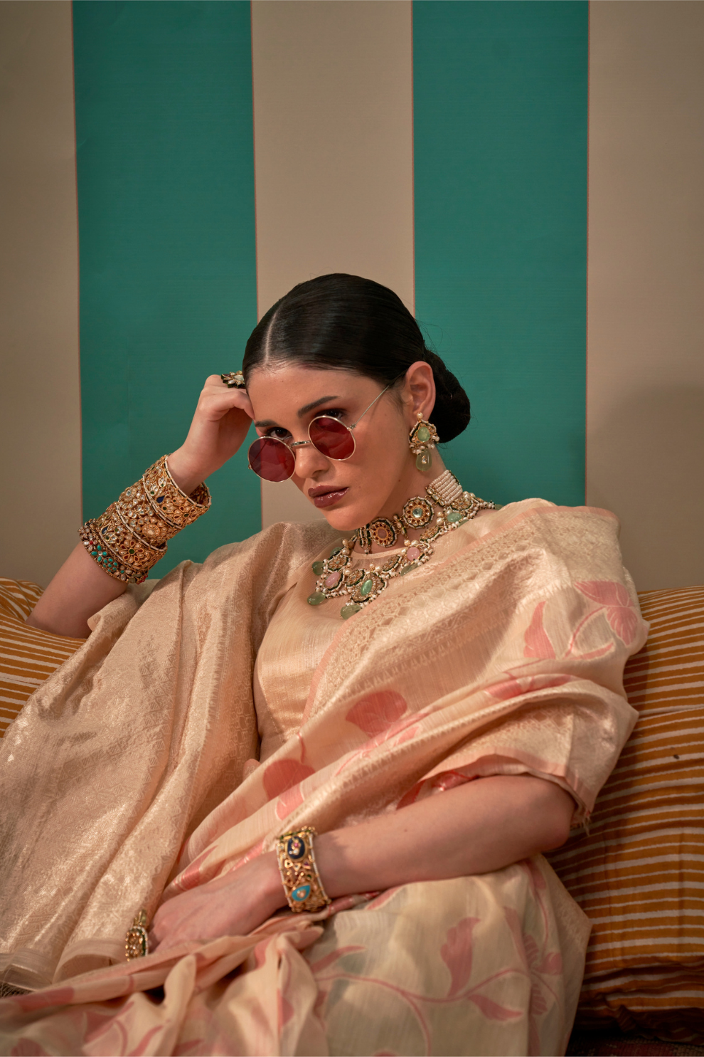 Elegant Handwoven Linen Saree with Subtle Weaving