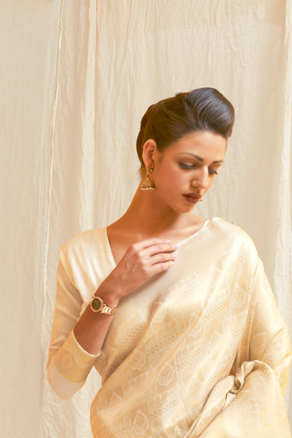 Kanjivaram Silk Saree with Traditional Handloom Weaving Art