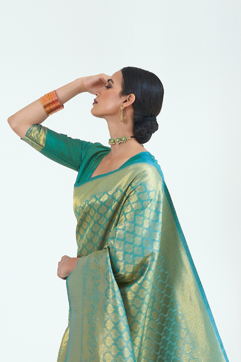 Kanjivaram Silk Saree with Traditional Handloom Weaving Art