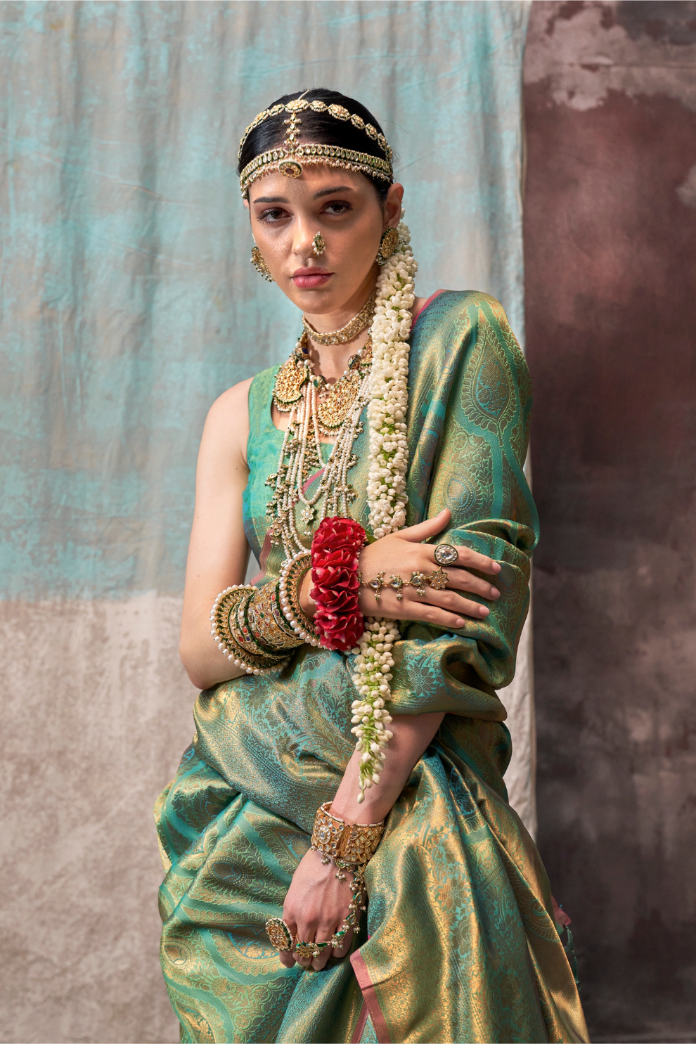 Elegant Handwoven Pure Silk Saree with Zari Design