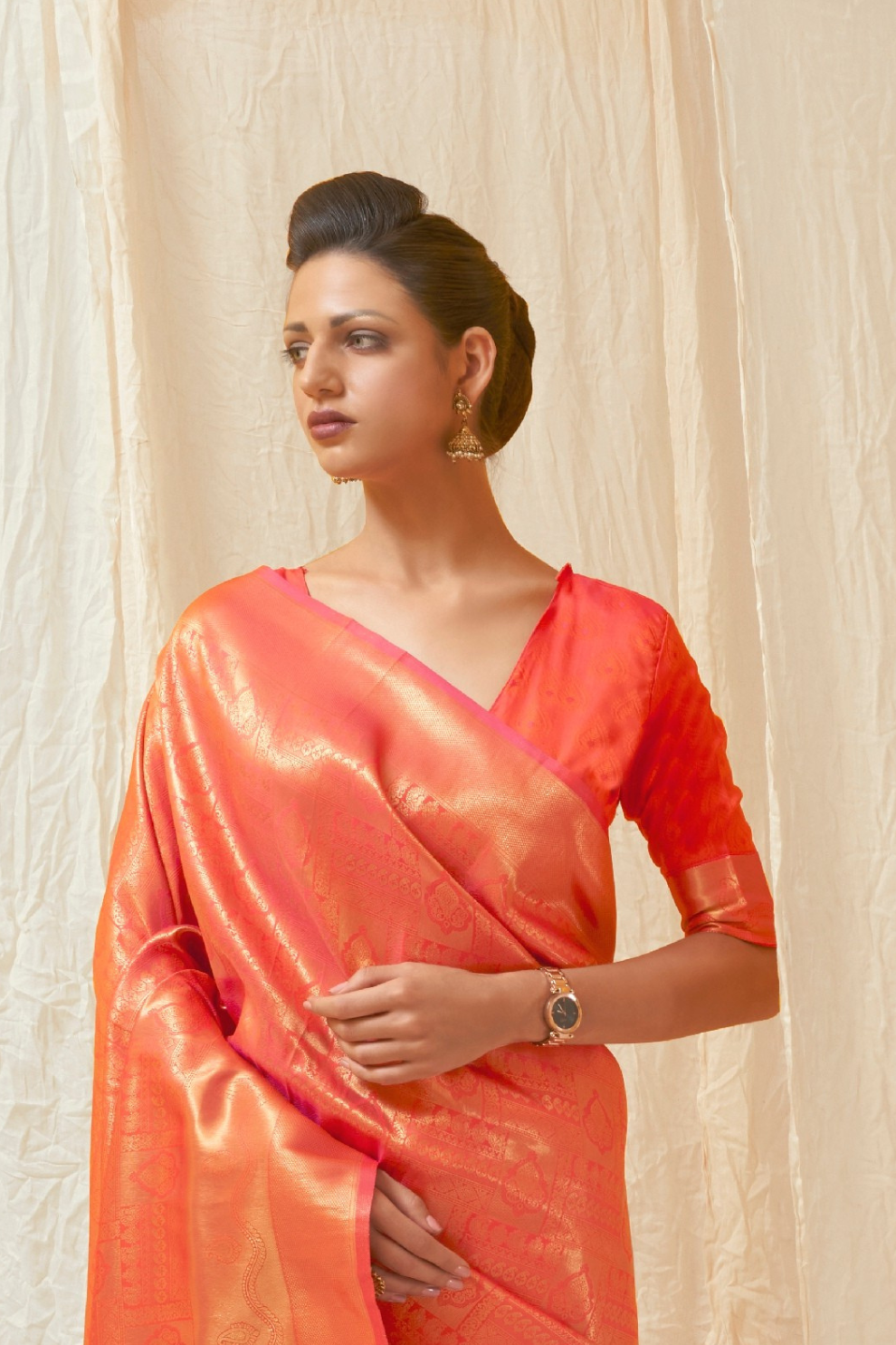 Kanjivaram Silk Saree with Traditional Handloom Weaving Art