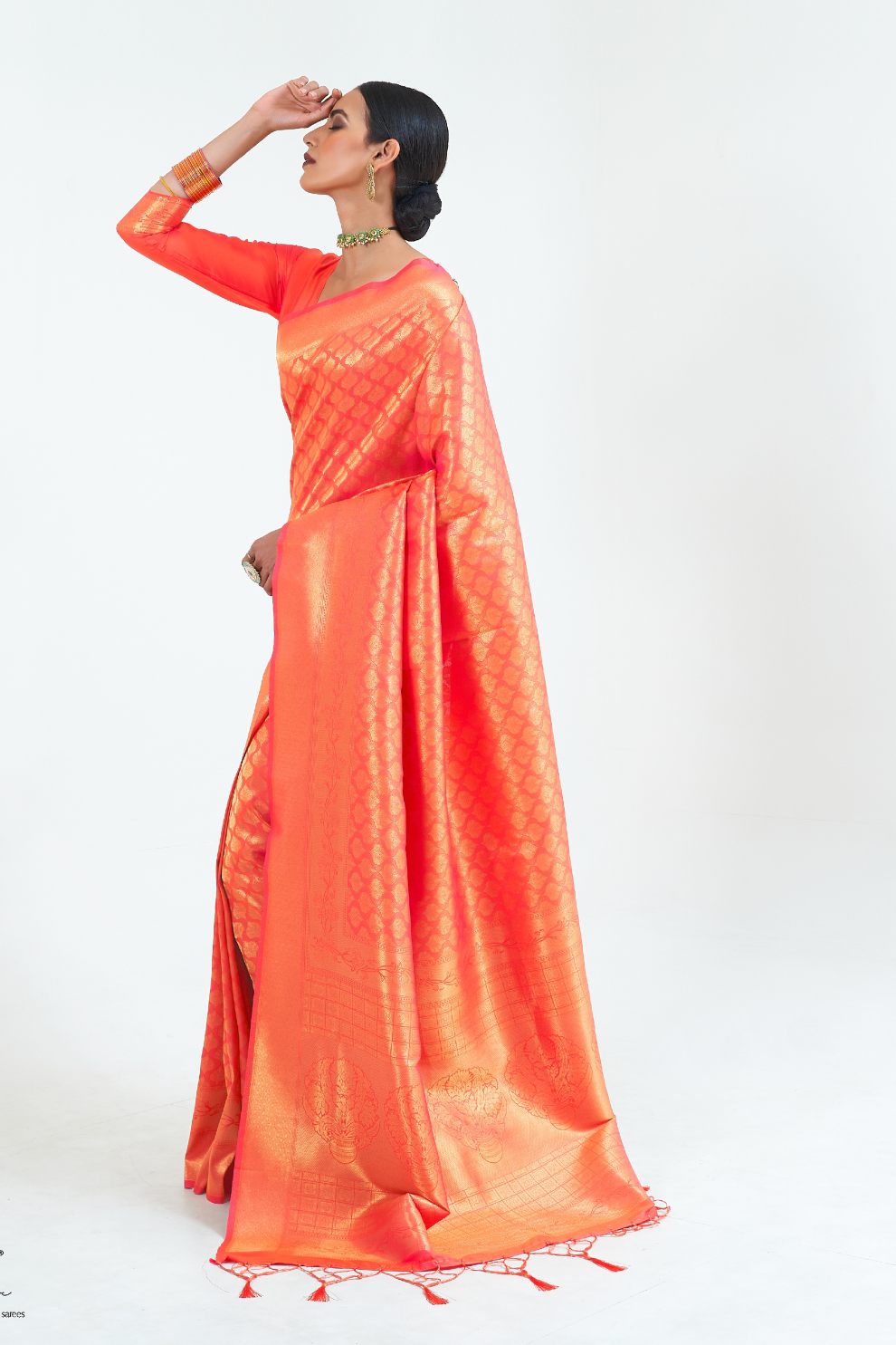 Kanjivaram Silk Saree with Traditional Handloom Weaving Art