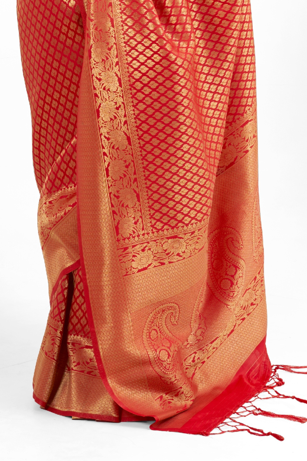 Handloom Woven Kanjivaram Silk Saree with Rich Traditional Design