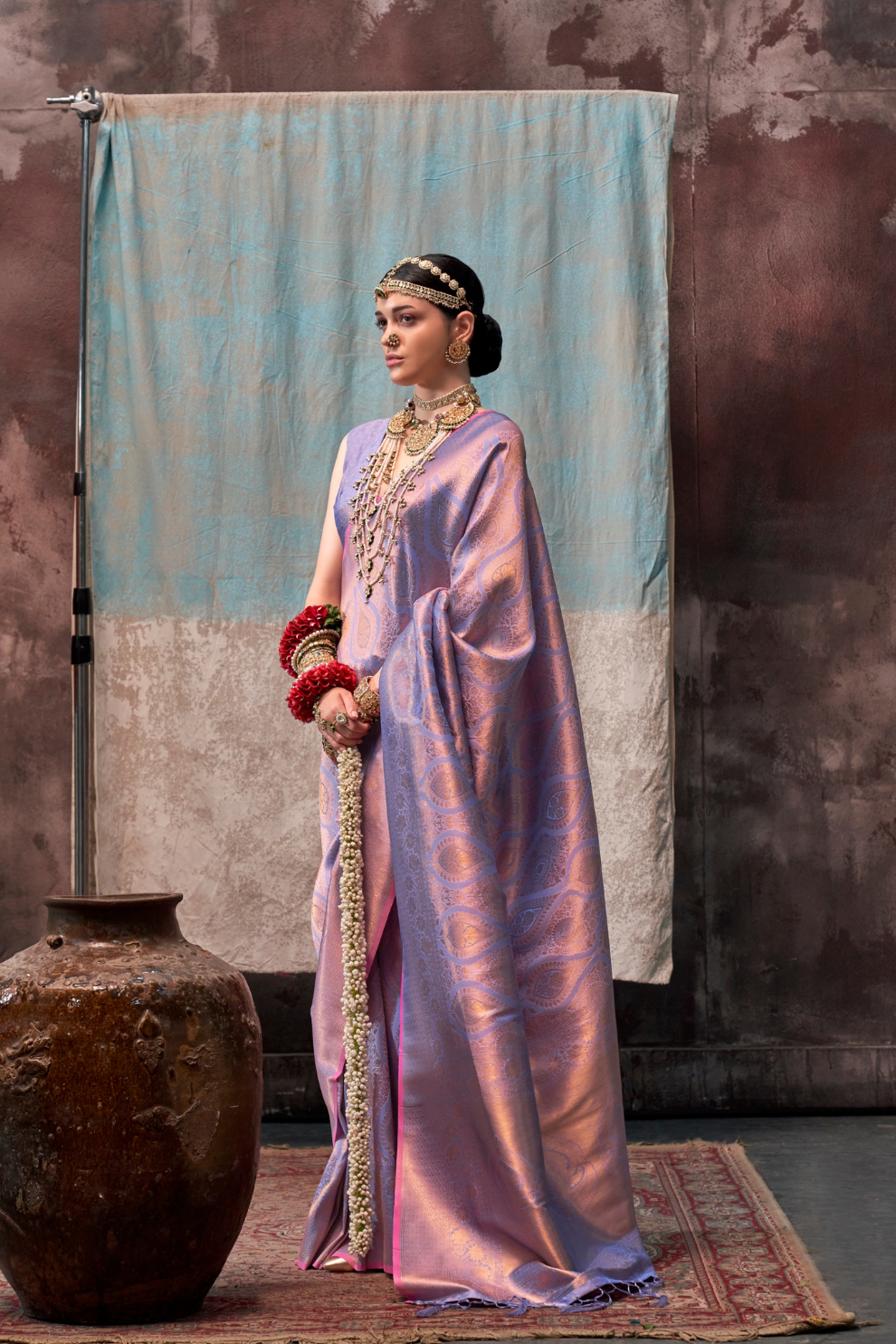 Elegant Handwoven Pure Silk Saree with Zari Design