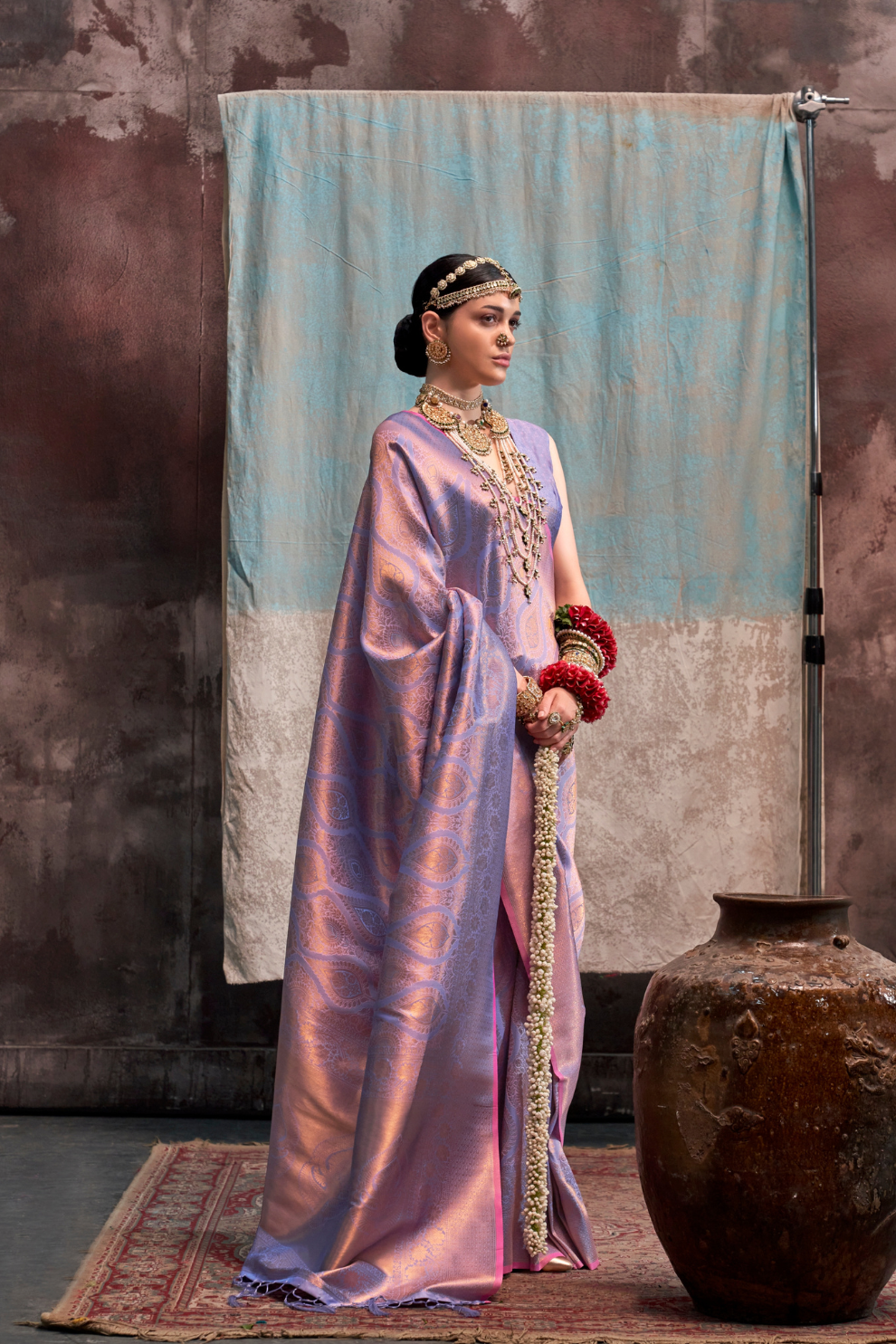 Elegant Handwoven Pure Silk Saree with Zari Design