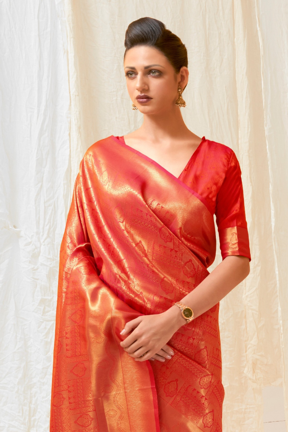 Kanjivaram Silk Saree with Traditional Handloom Weaving Art