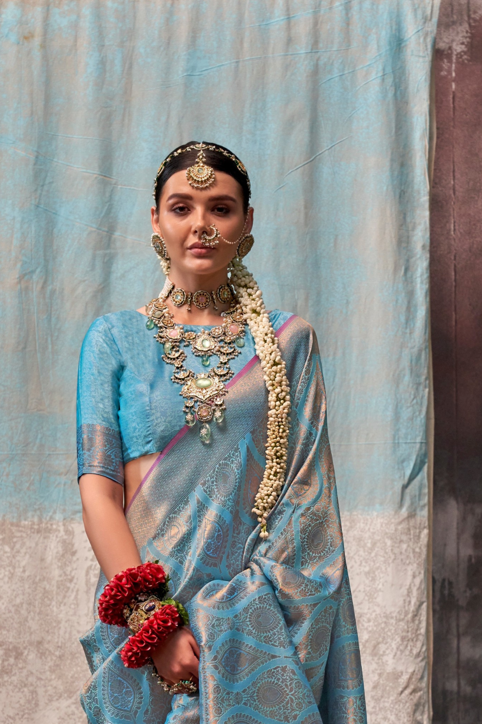 Elegant Handwoven Pure Silk Saree with Zari Design