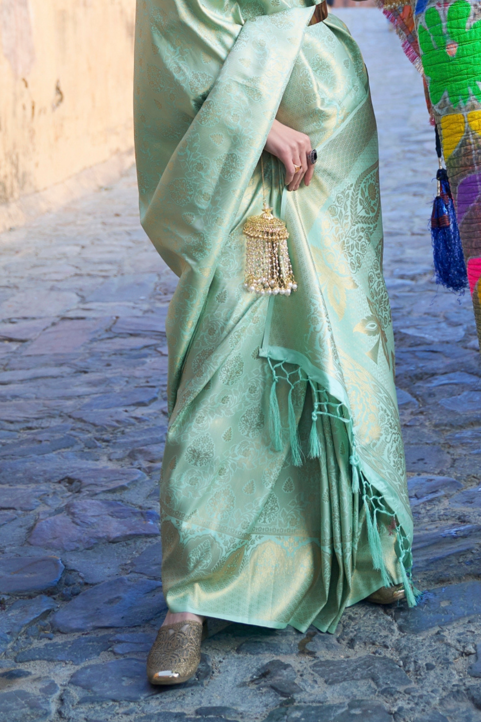 Two-Tone Kanjivaram Saree with Rich Zari Weaving