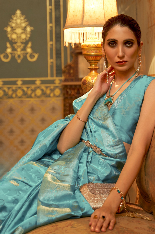 Timeless Handloom Weaving Silk Saree with Traditional Craftsmanship