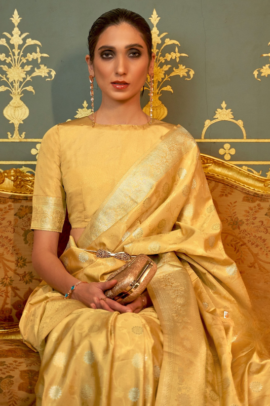 Timeless Handloom Weaving Silk Saree with Traditional Craftsmanship