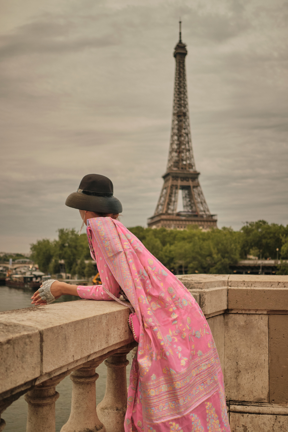 Kashmiri Organza Saree with Intricate Weaving Elegance