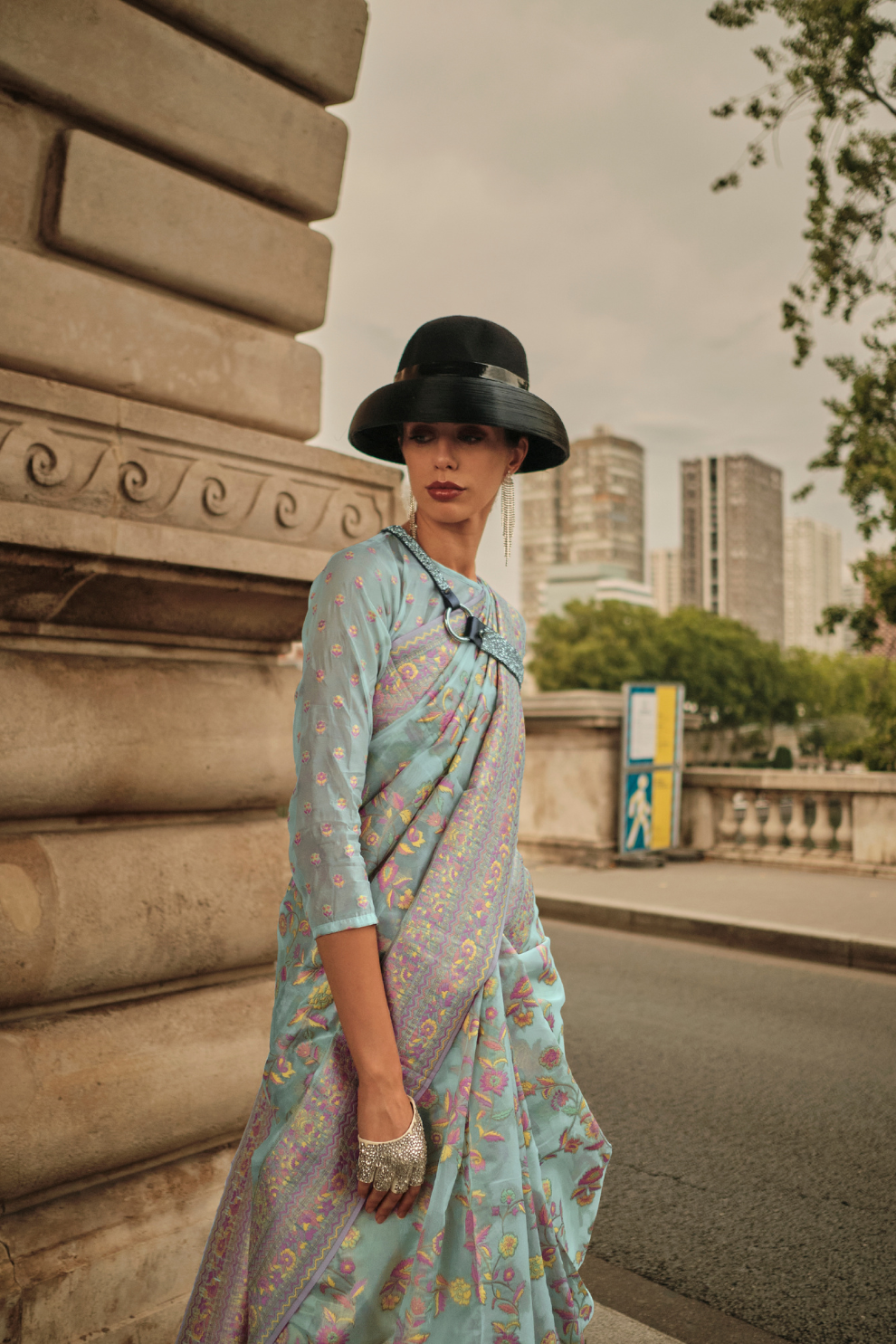 Kashmiri Organza Saree with Intricate Weaving Elegance