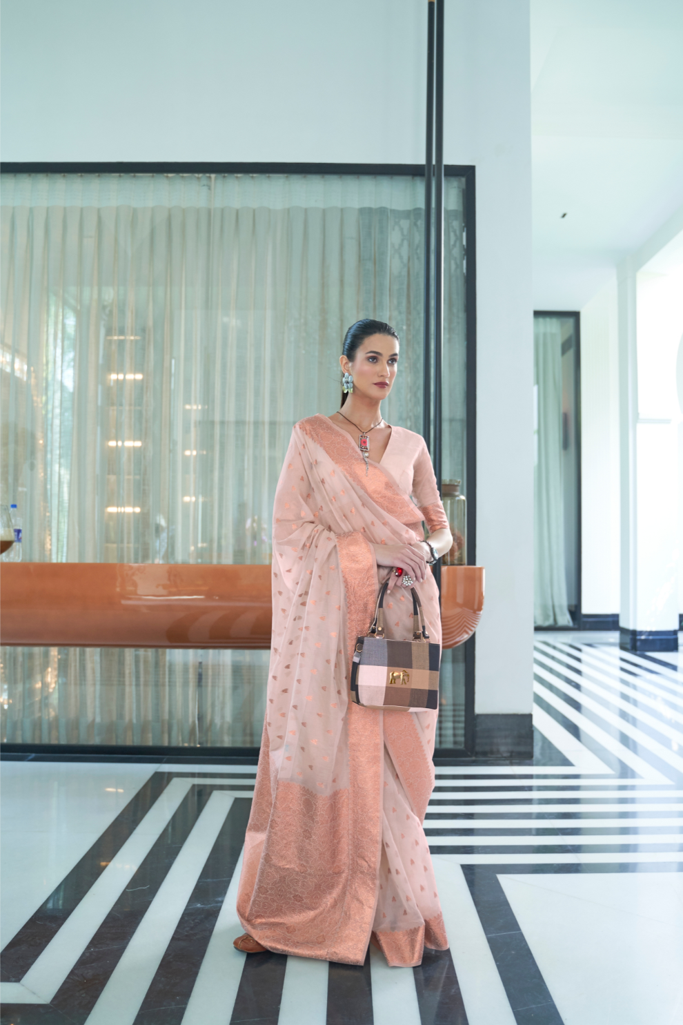 Elegant Mukaish Saree with Traditional Handloom Weaving