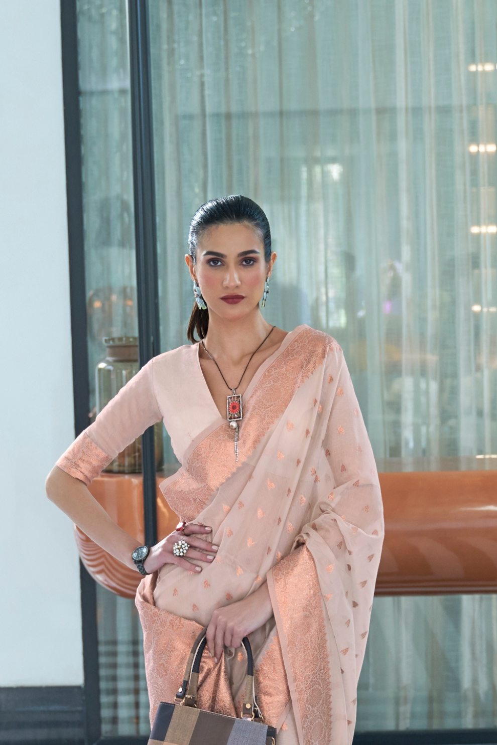 Elegant Mukaish Saree with Traditional Handloom Weaving