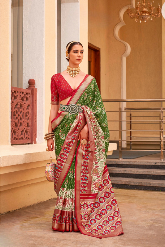 Elegant Silk Saree Featuring Classic Patola Print Work